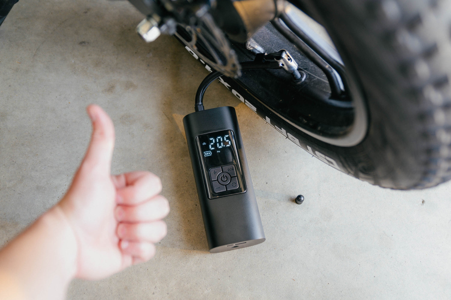electric air pump for bicycle tires Wireless Air Pump – 150PSI Tire Inflator